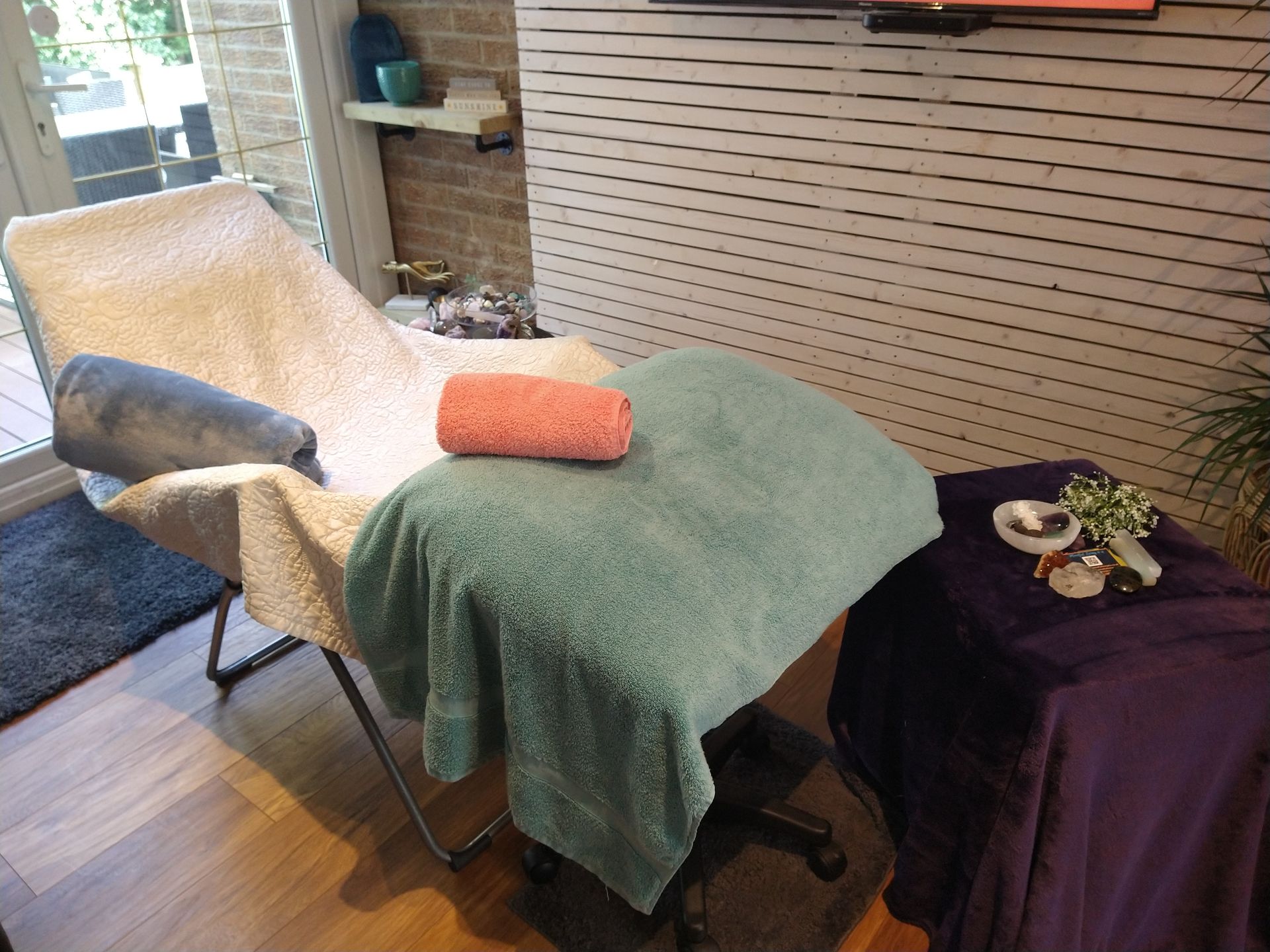 Welcome to the Studio in Tingley Wakefield.  
The energy in here is incredible and welcoming.  
Come along and share the energy while enjoying treatments or workshops.  Everyone is welcome.  
I will try my best to be accommodating to your schedule and needs.   
