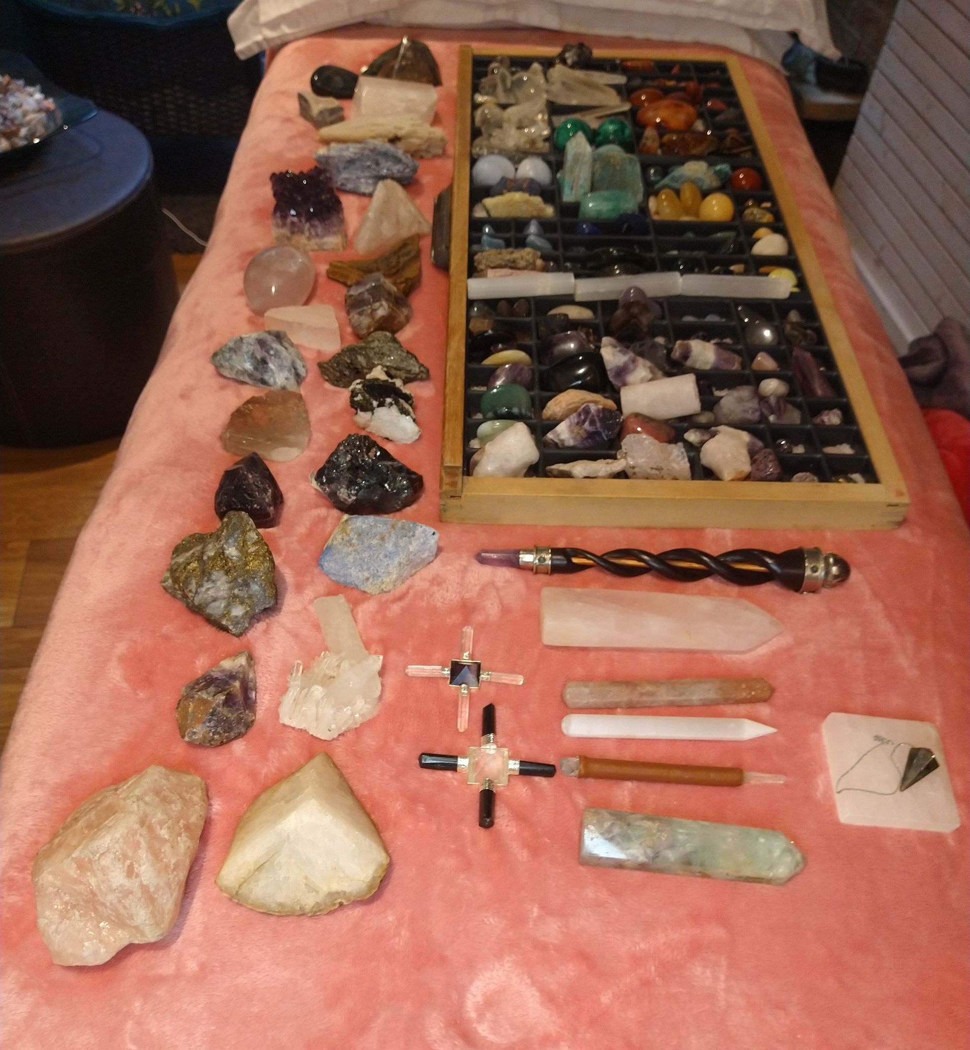 Welcome to the Studio in Tingley Wakefield.  
The energy in here is incredible and welcoming.  
Come along and share the energy while enjoying treatments or workshops.  Everyone is welcome.  
I will try my best to be accommodating to your schedule and needs.   
