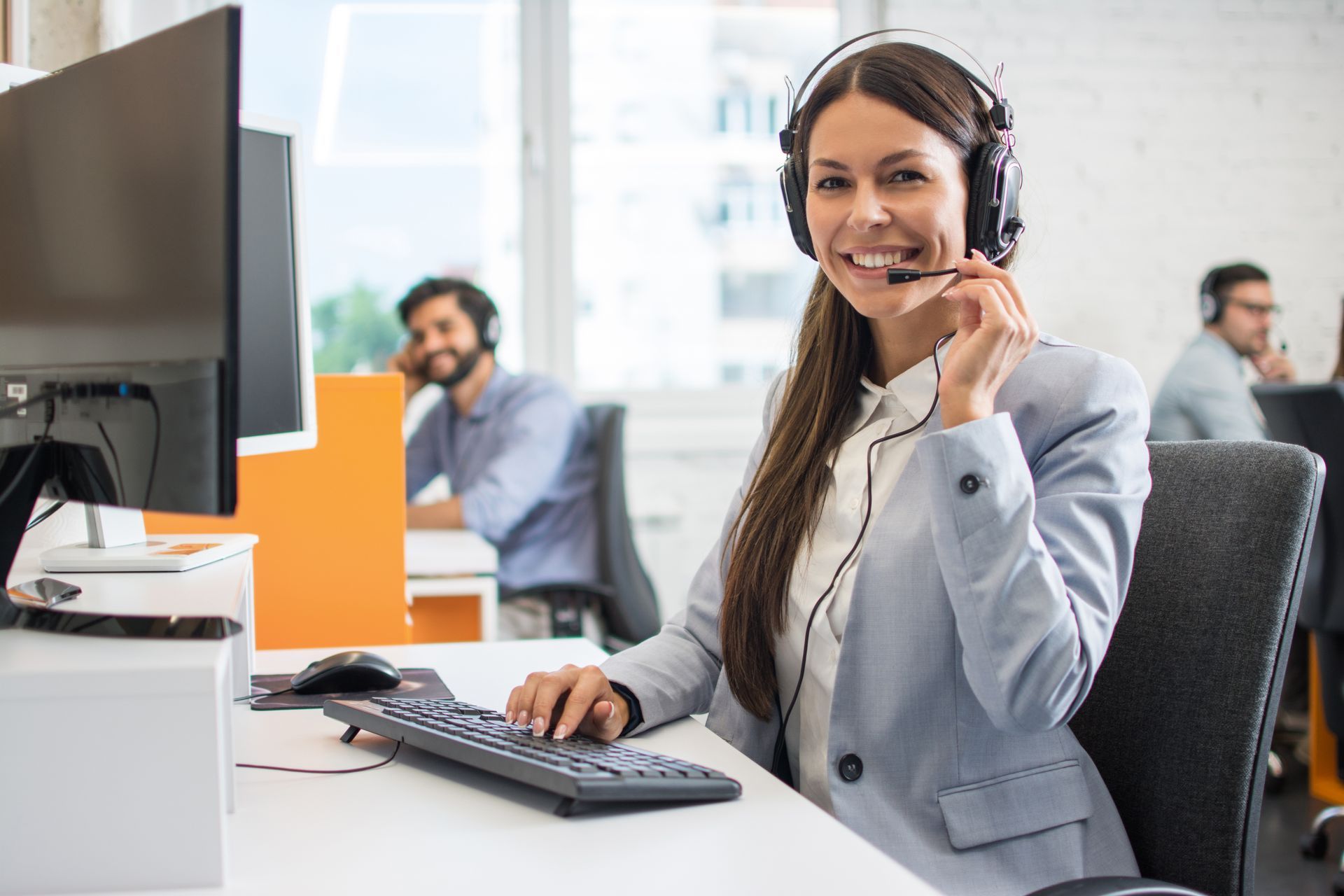 Atencion al cliente y feedback, capacitacion de empleados