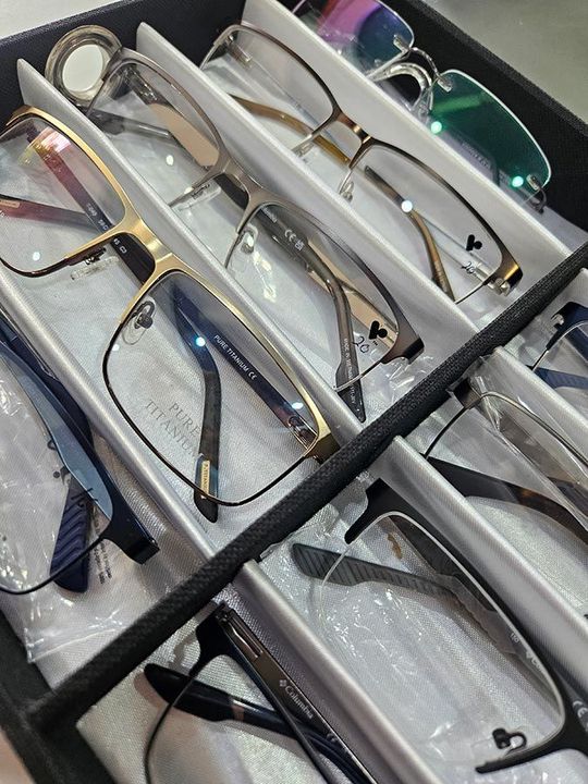 EYE METRICS ÓPTICA MÉDICA