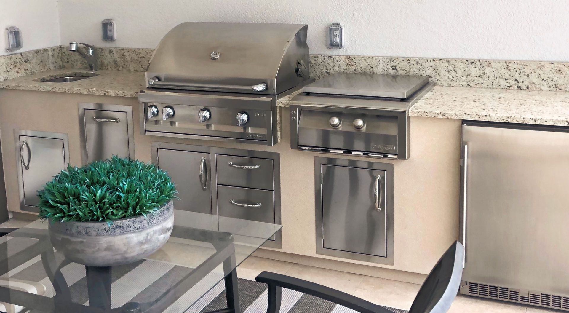 Outdoor Kitchen