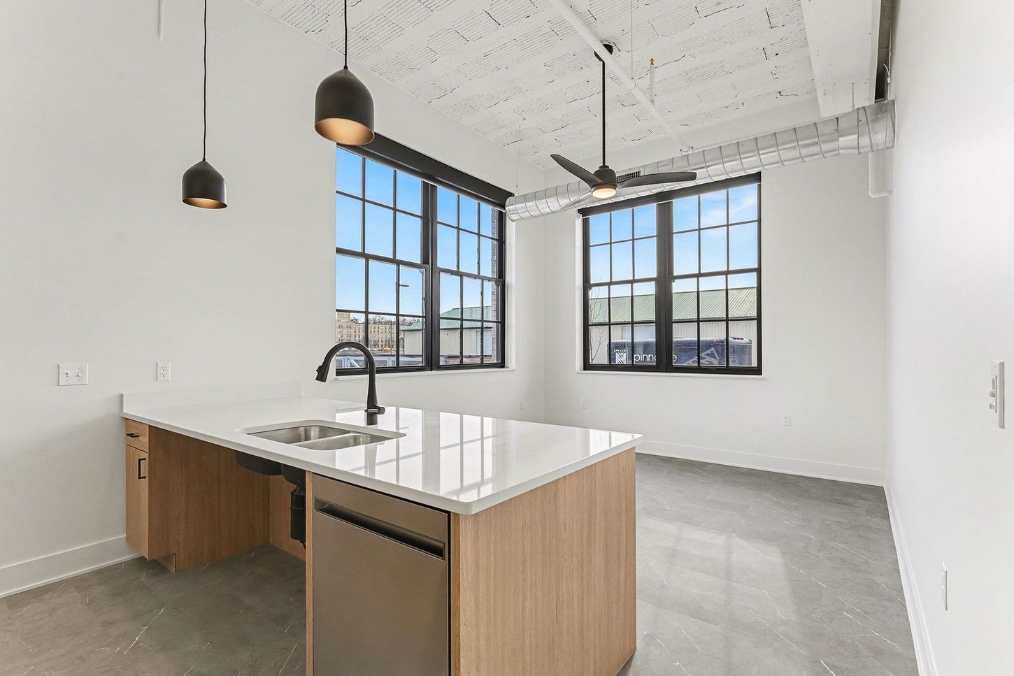One Bedroom Kitchen/Living