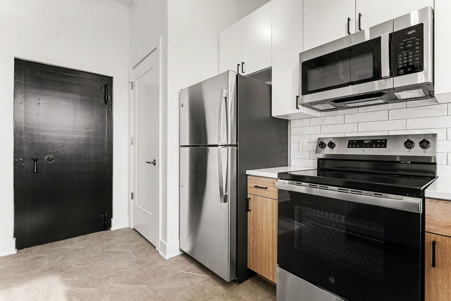 One Bedroom Kitchen