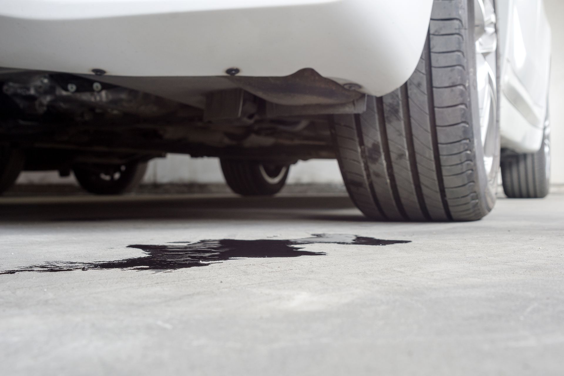 Oil Leak or Oil Consumption: How To Keep An Eye on Your Engine Between Oil Changes? | Dub's Garage