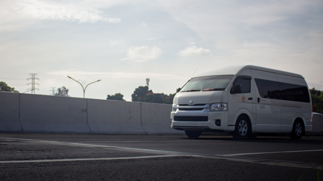 Pick-up and Drop-off Services (Customized)