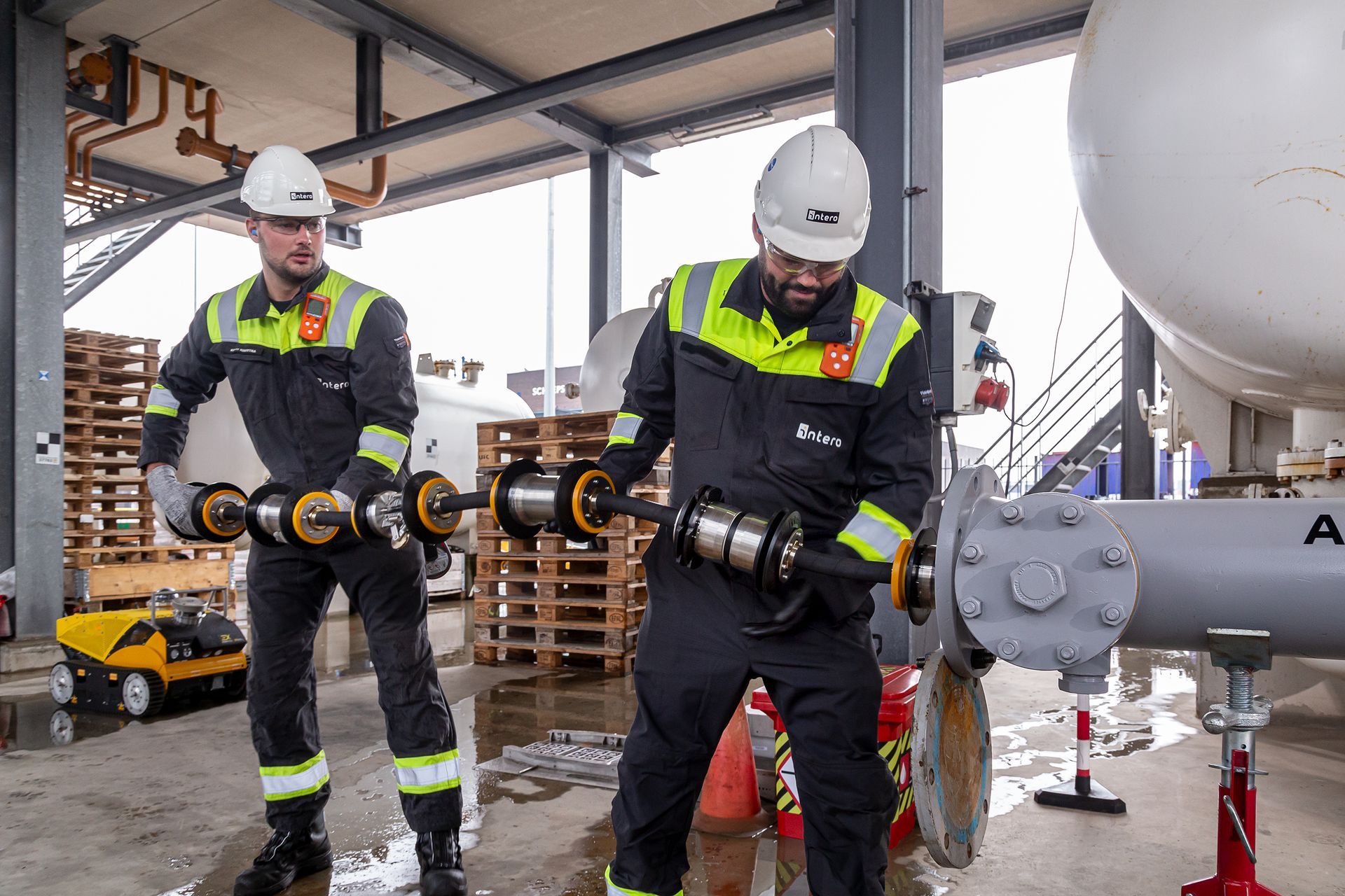 Werkkleding van Pro-Tex Workwear ter bescherming tijdens werkzaamheden