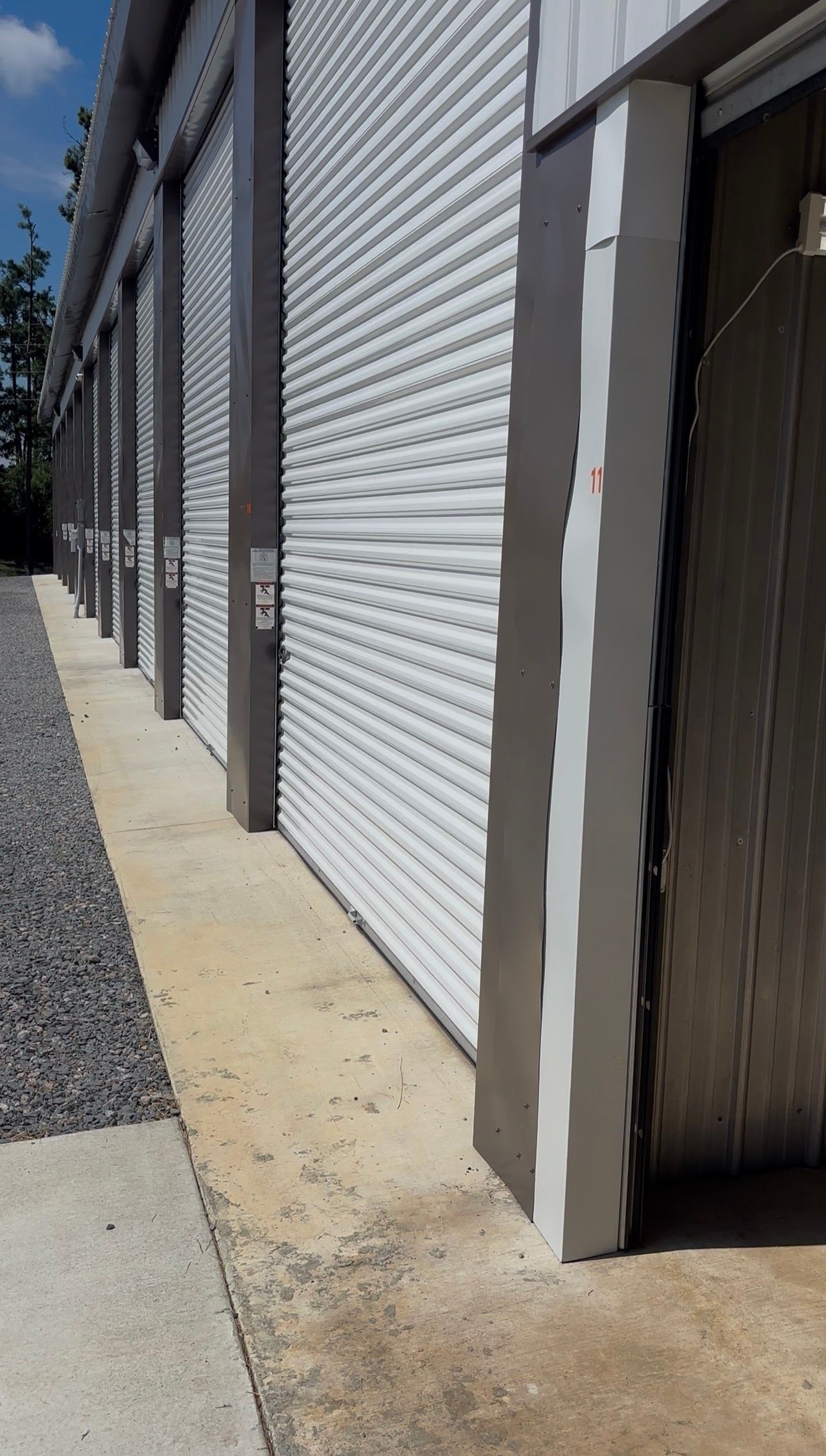 Exterior of Box-It Storage on North 7th Street in West Monroe, Louisiana