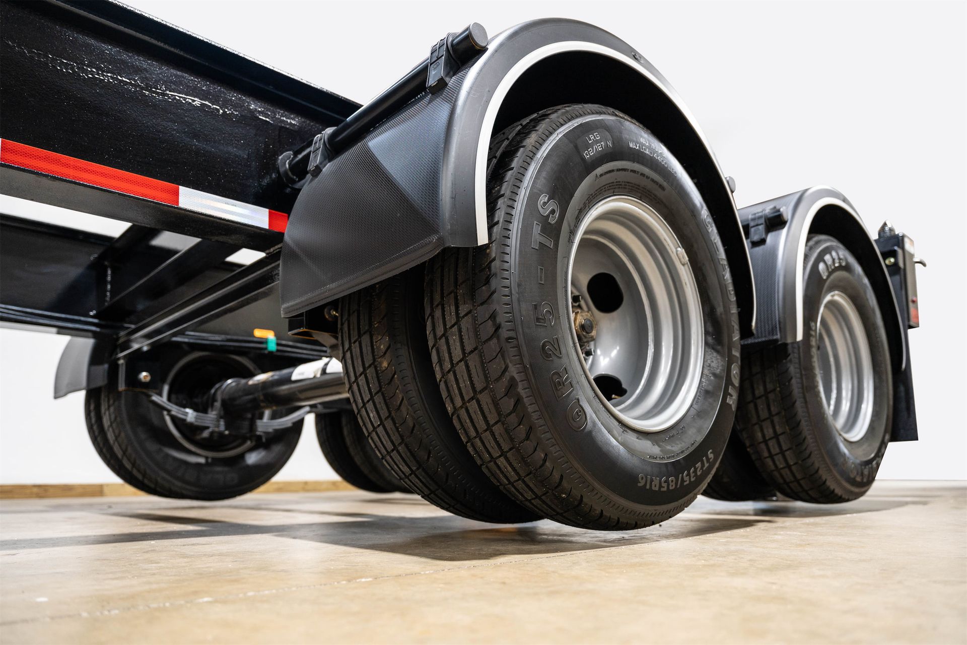 Side view of the ContainGo Container Leveling Chassis Trailer