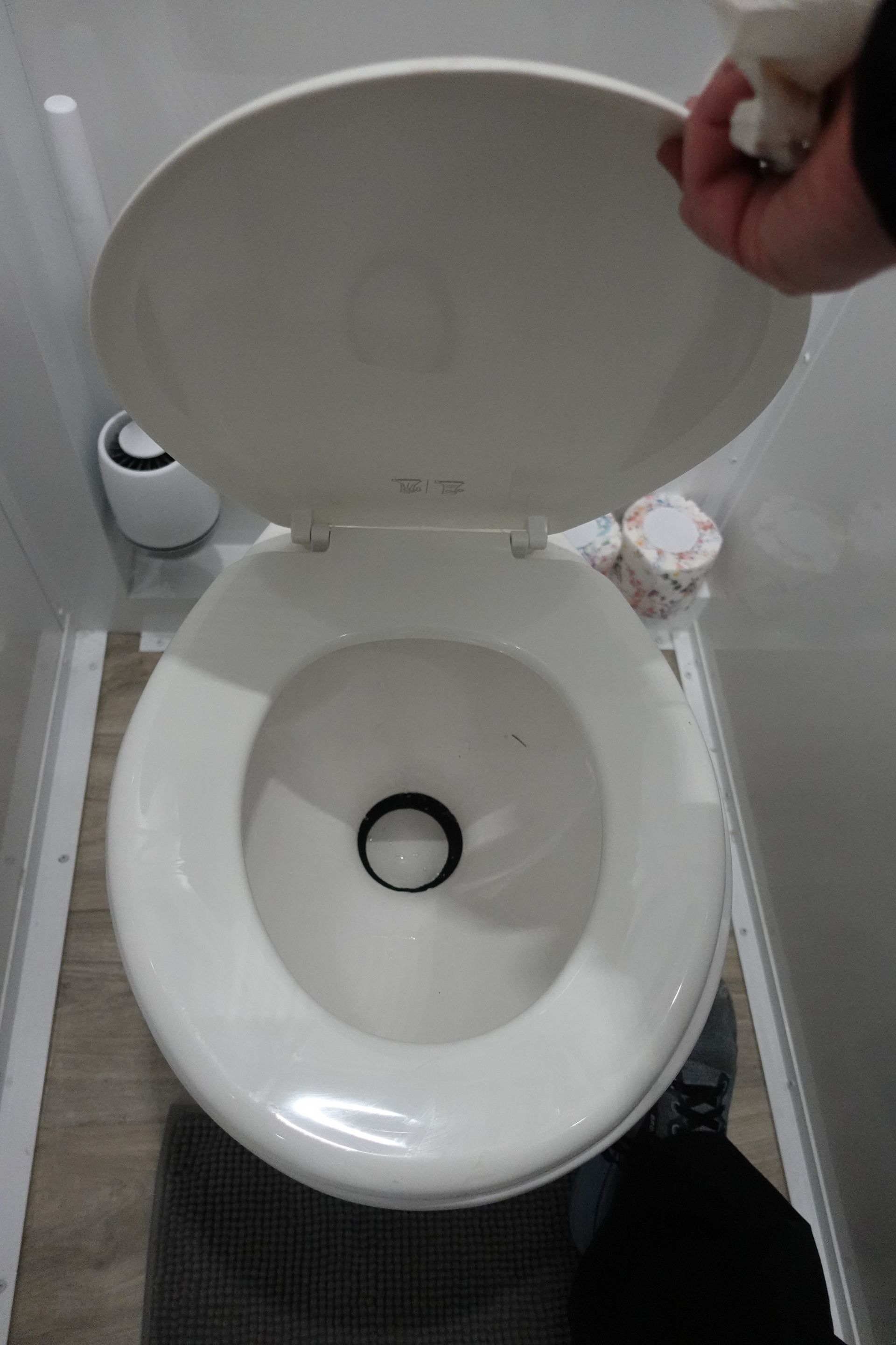 Clean Toilet Bowl