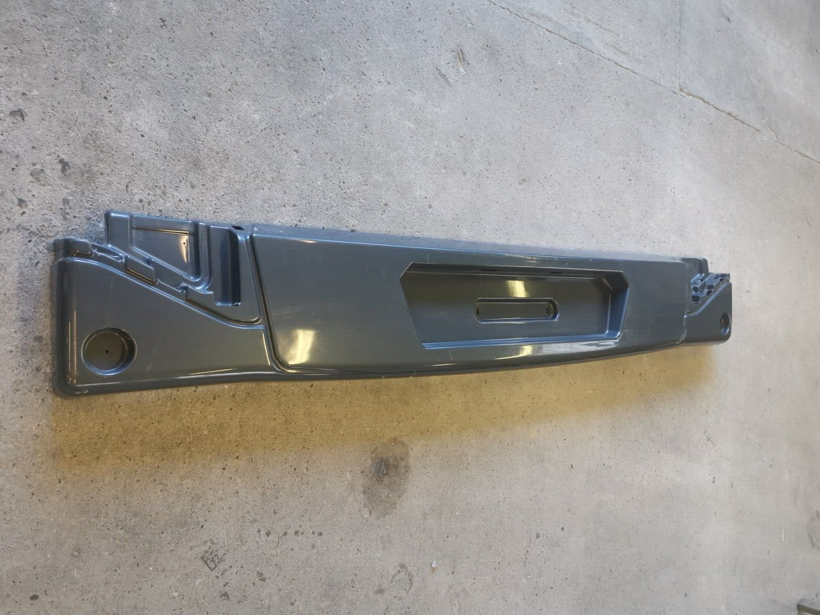roller team auto roller Rear Bumper
2019 - Auto Roller 747
Part Number: 1I0XFANPAR07AX5