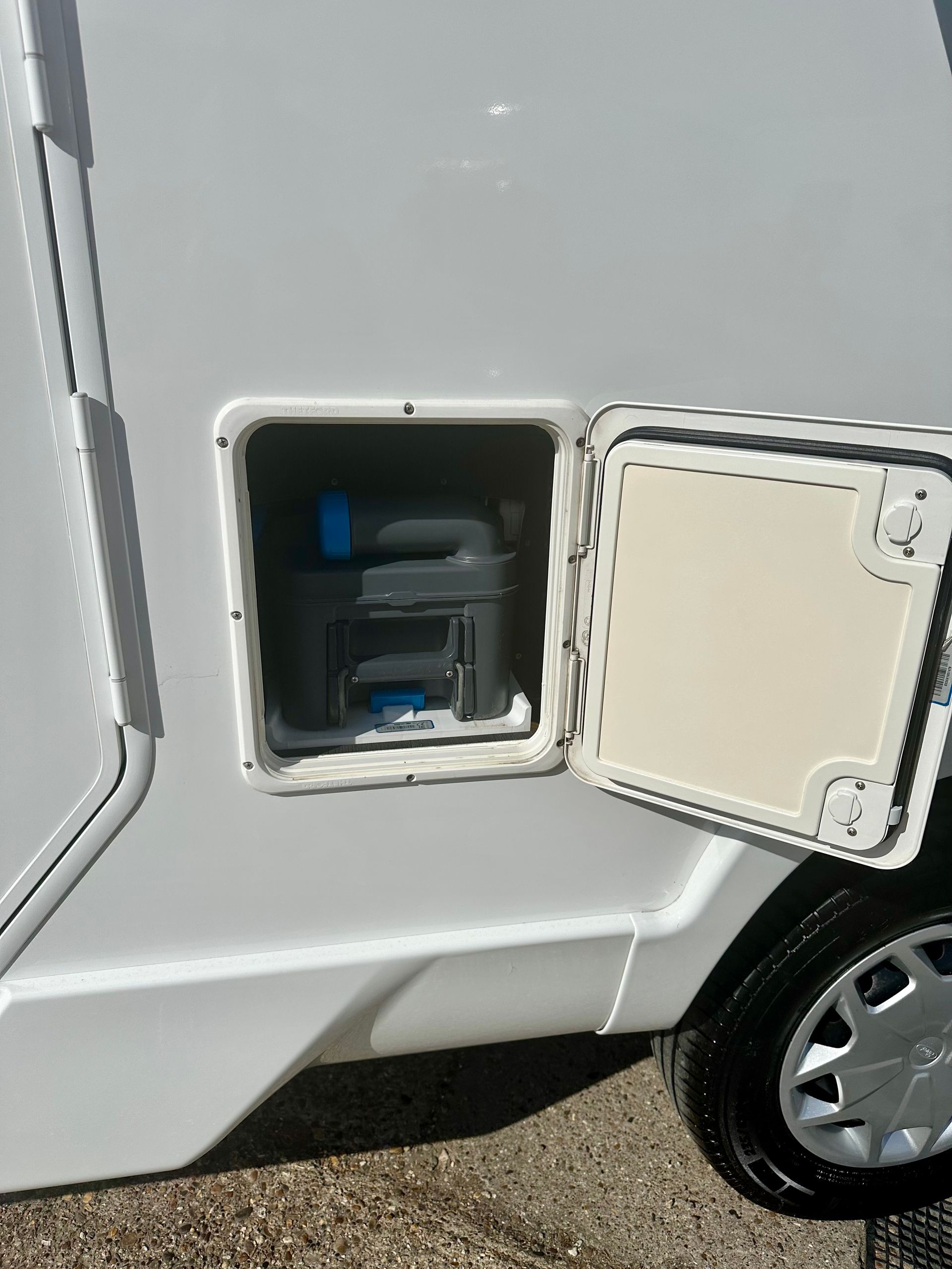 ford transit Roller Team 675 6 berth motorhome for sale used second hand bunk beds garage large storage thetford toilet cassette