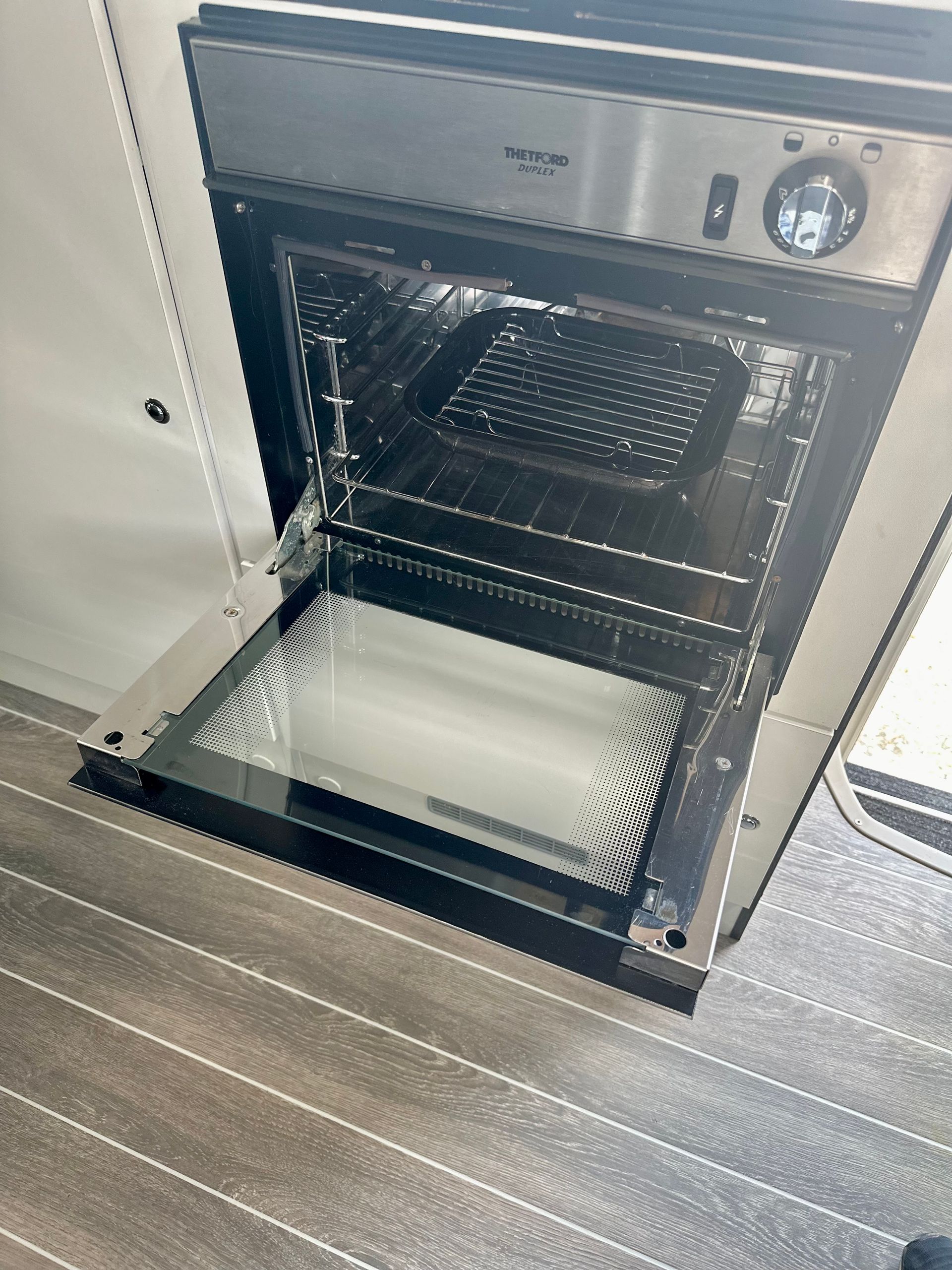 ford transit Roller Team 675 6 berth motorhome for sale used second hand bunk beds garage large storage oven and grill