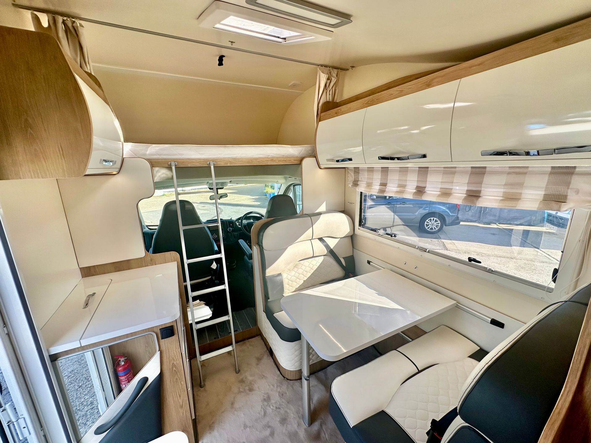 motorhome hire, motorhome rental, auto roller 746