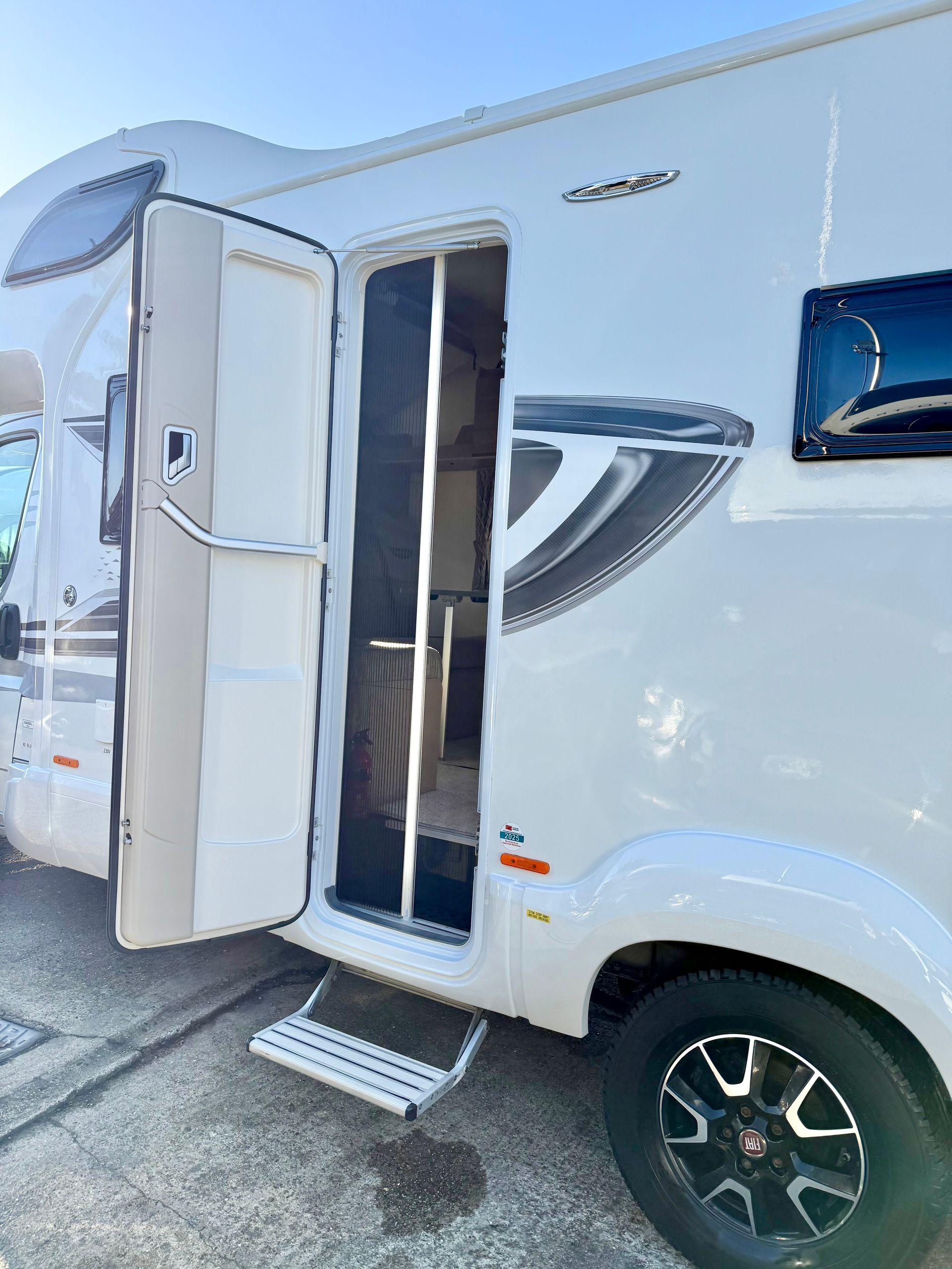 swift edge 486 6 berth motorhome for sale
