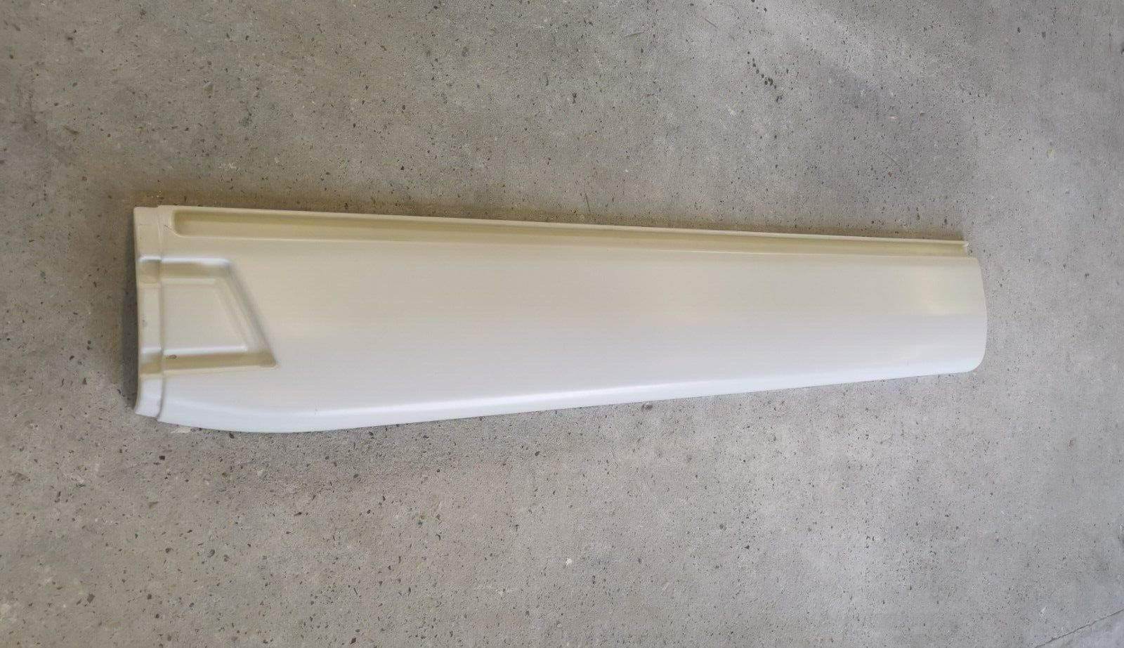 Rear Skirt - Right Side - Offside
SIDE SKIRT - Brand New
2006 - Roller Team Sirio 599
Parts Number: F001BA0671N