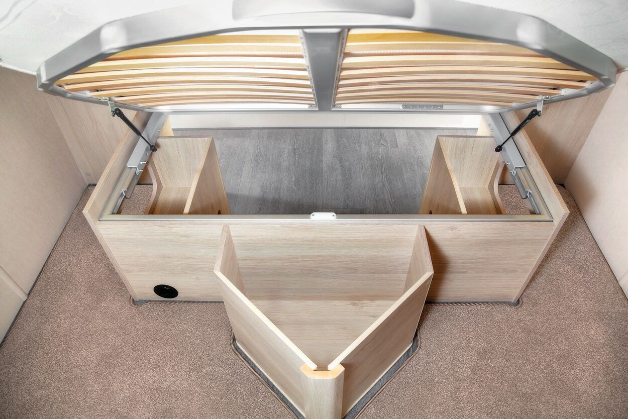 Automatic Motorhome Hire in a Luxury Auto Trail Tribute F74 perfect for 2 to 4 people. Camping holidays, family holidays, half term, festival, glamping, F1, Silverstone, camper van with kitchen and washroom and storage