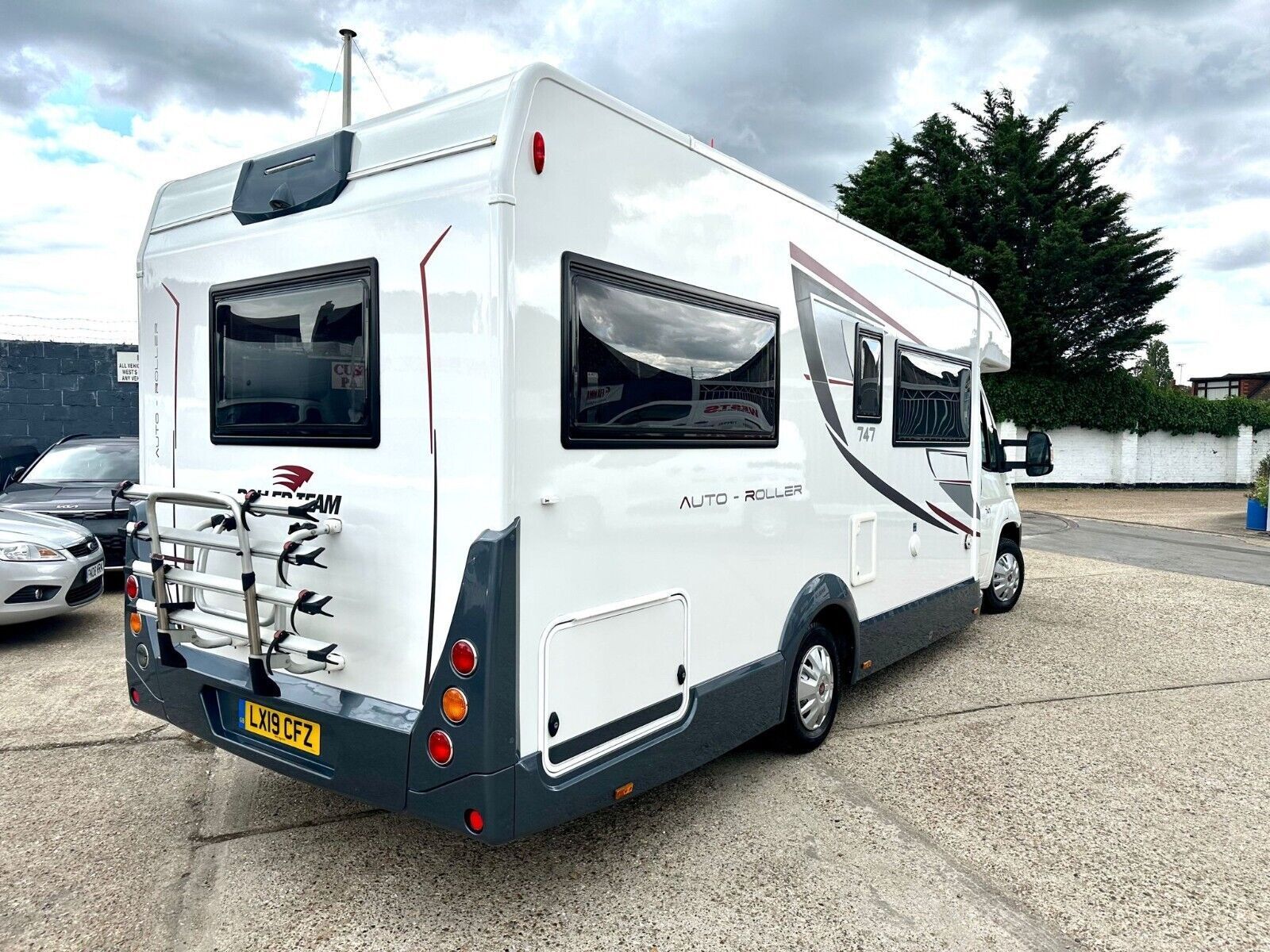 buy second-hand motorhome for sale fiat ducato, roller team auto roller 747 6 berth motor home automatic for 2 ,3 ,4 , 5, 6 people