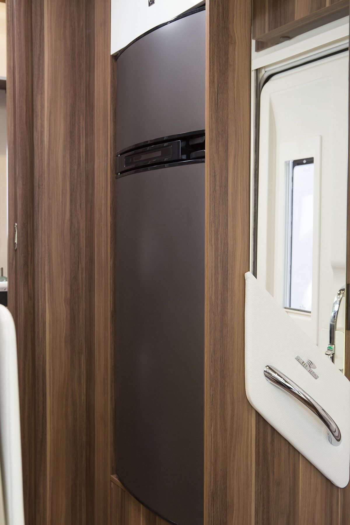 Repair and replacement fridges