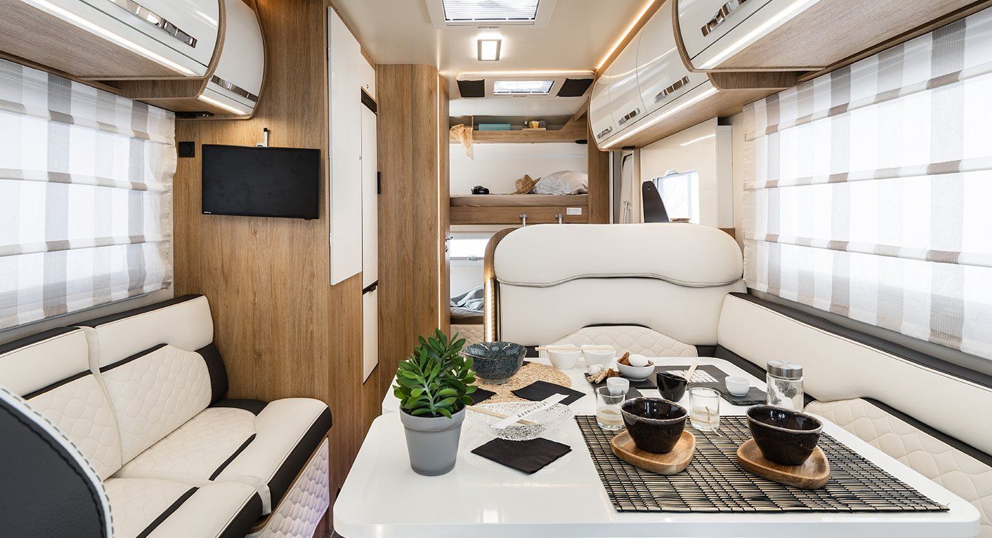 Auto Roller 707, 5 Berth Motorhome for Hire
