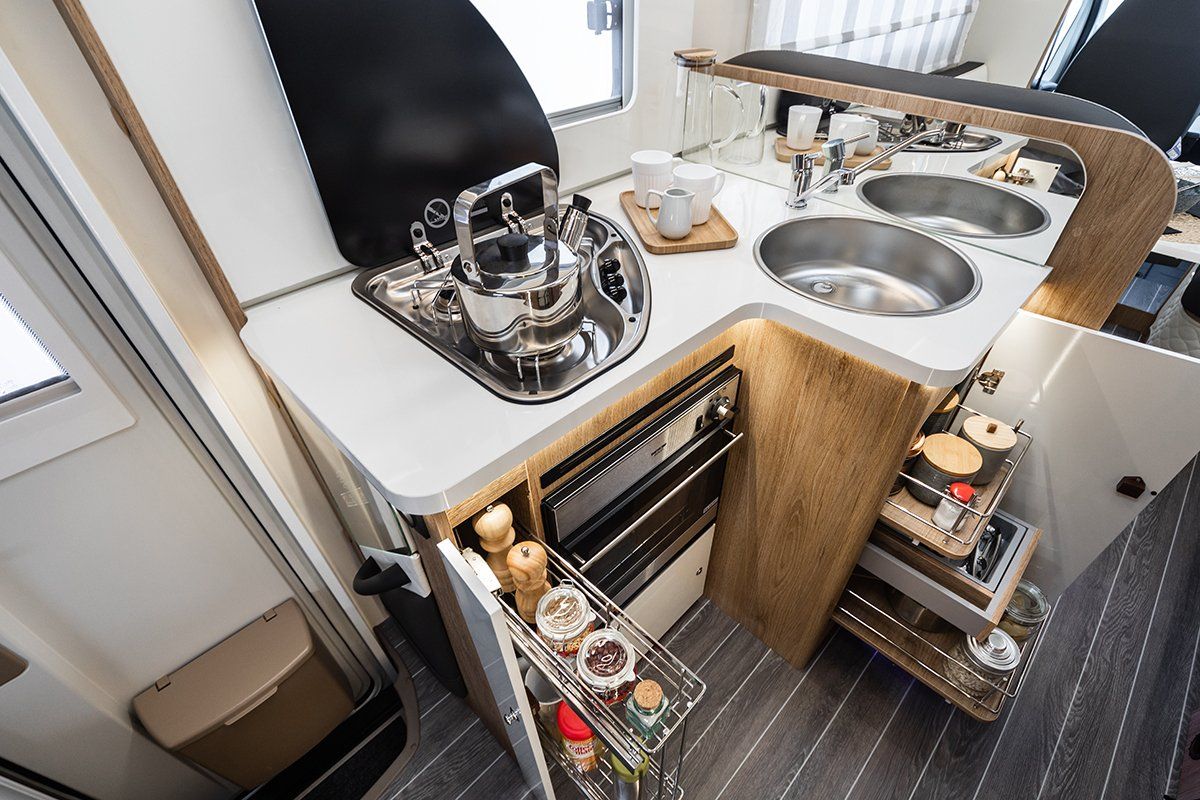 Auto Roller 707, 5 Berth Motorhome Hire