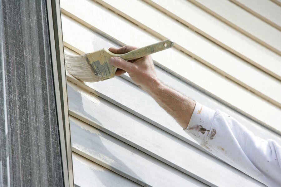 Siding Repainting – Farmer City, IL – All Angles Roofing