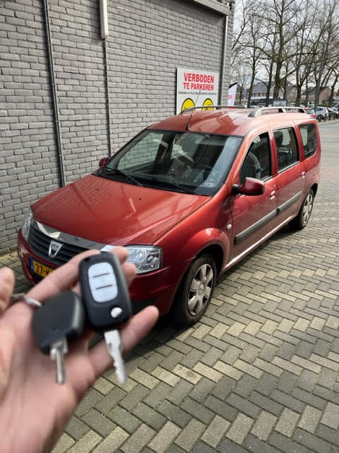 dacia auto met sleutel