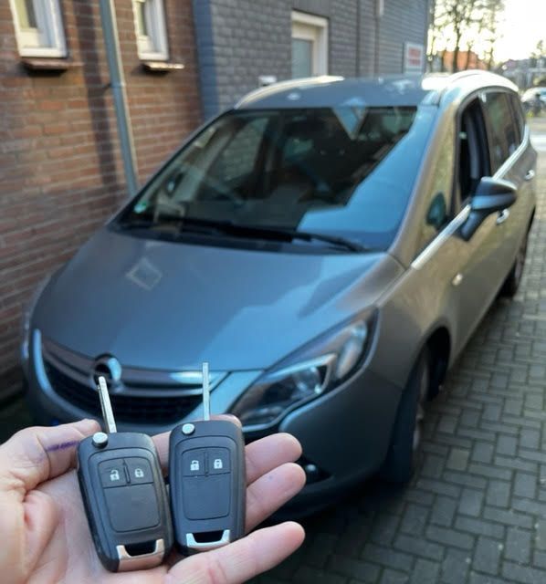 Opel meriva met sleutels