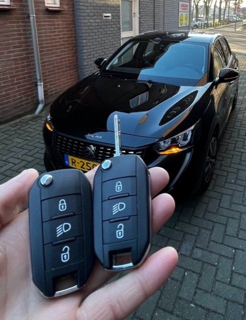Sleutel voor Peugeot 208 2020 met afstandsbediening