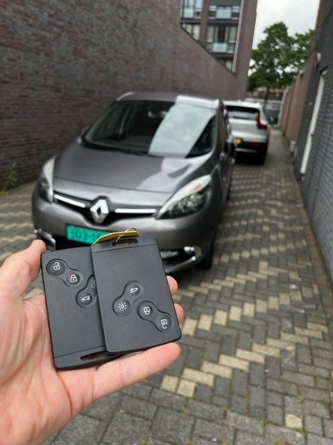 Renault Clio 4 sleutel card bijmaken bij Geerdink Doetinchem