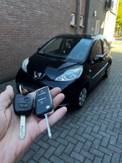 Sleutel met afstandsbediening voor Peugeot 108 bij Geerdink Doetinchem