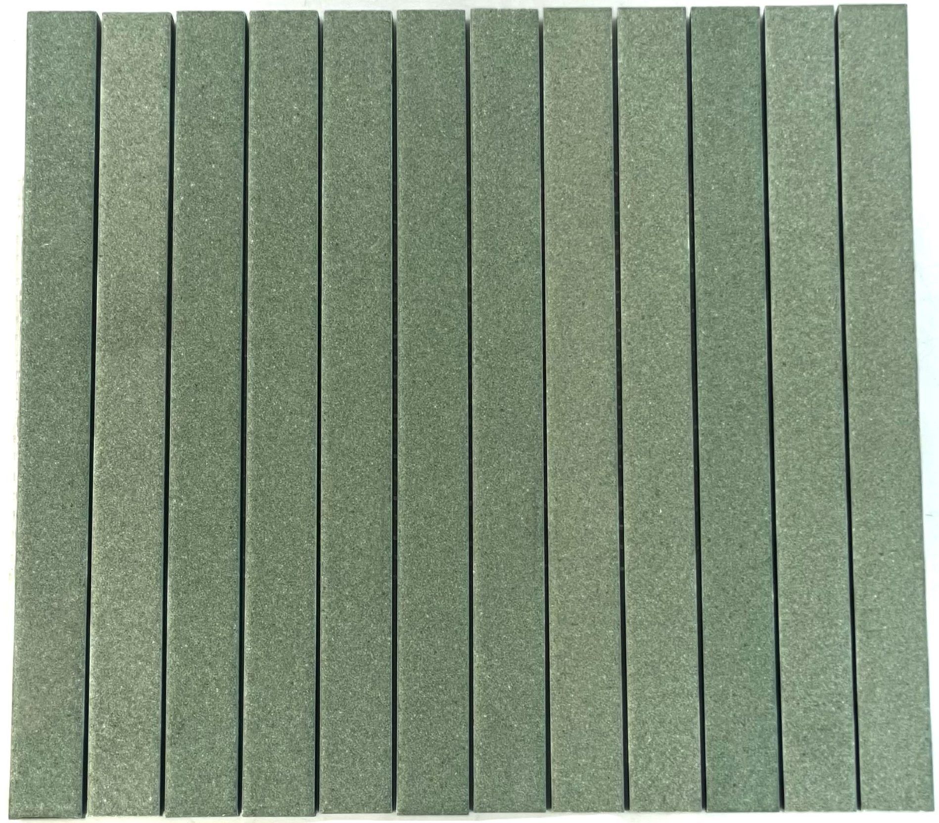 13/CHALK GREEN