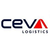 CEVA Logistics-logo, donkerblauwe tekst, gestileerde rood-witte bergafbeelding.
