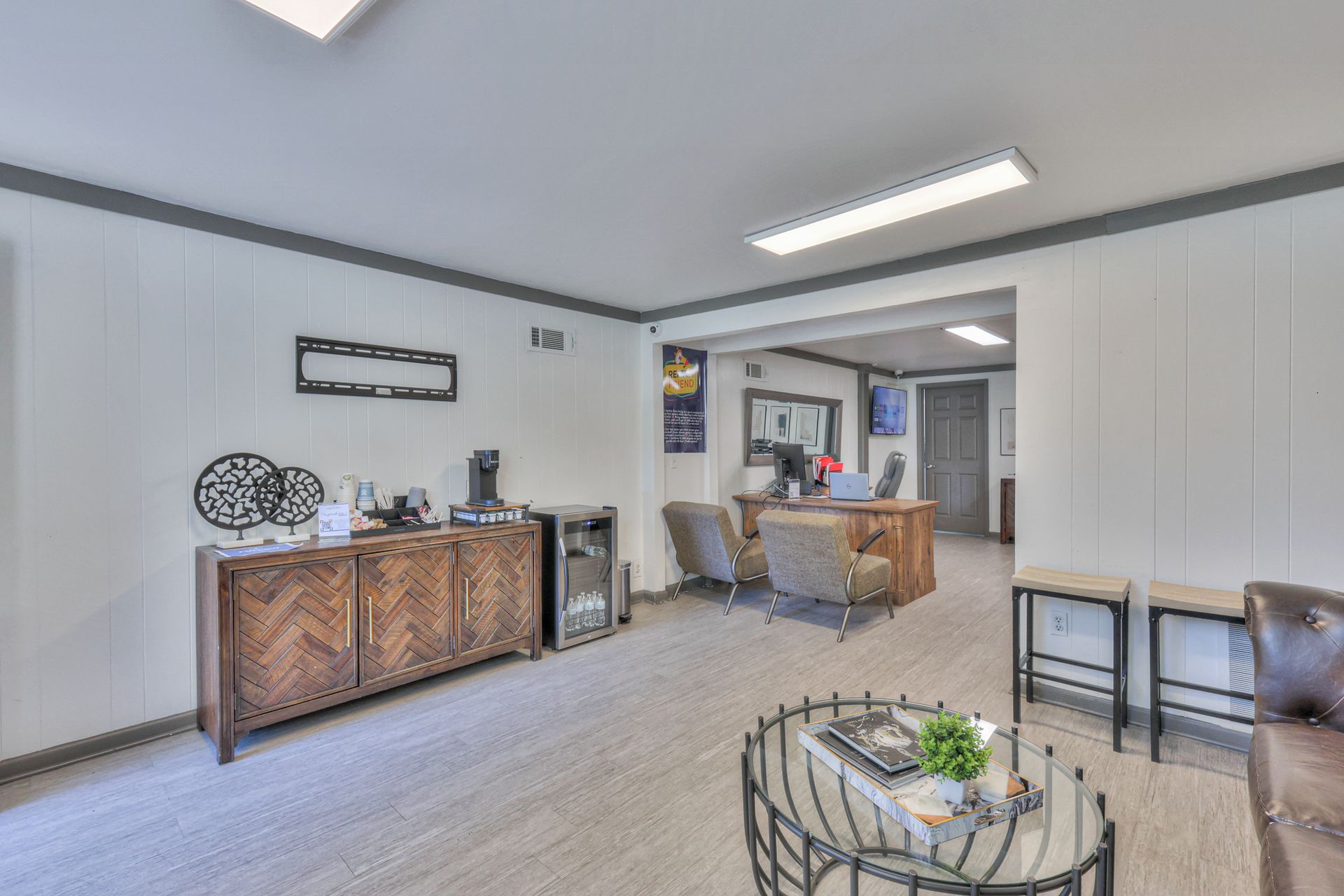 Photo of the community office lounge area