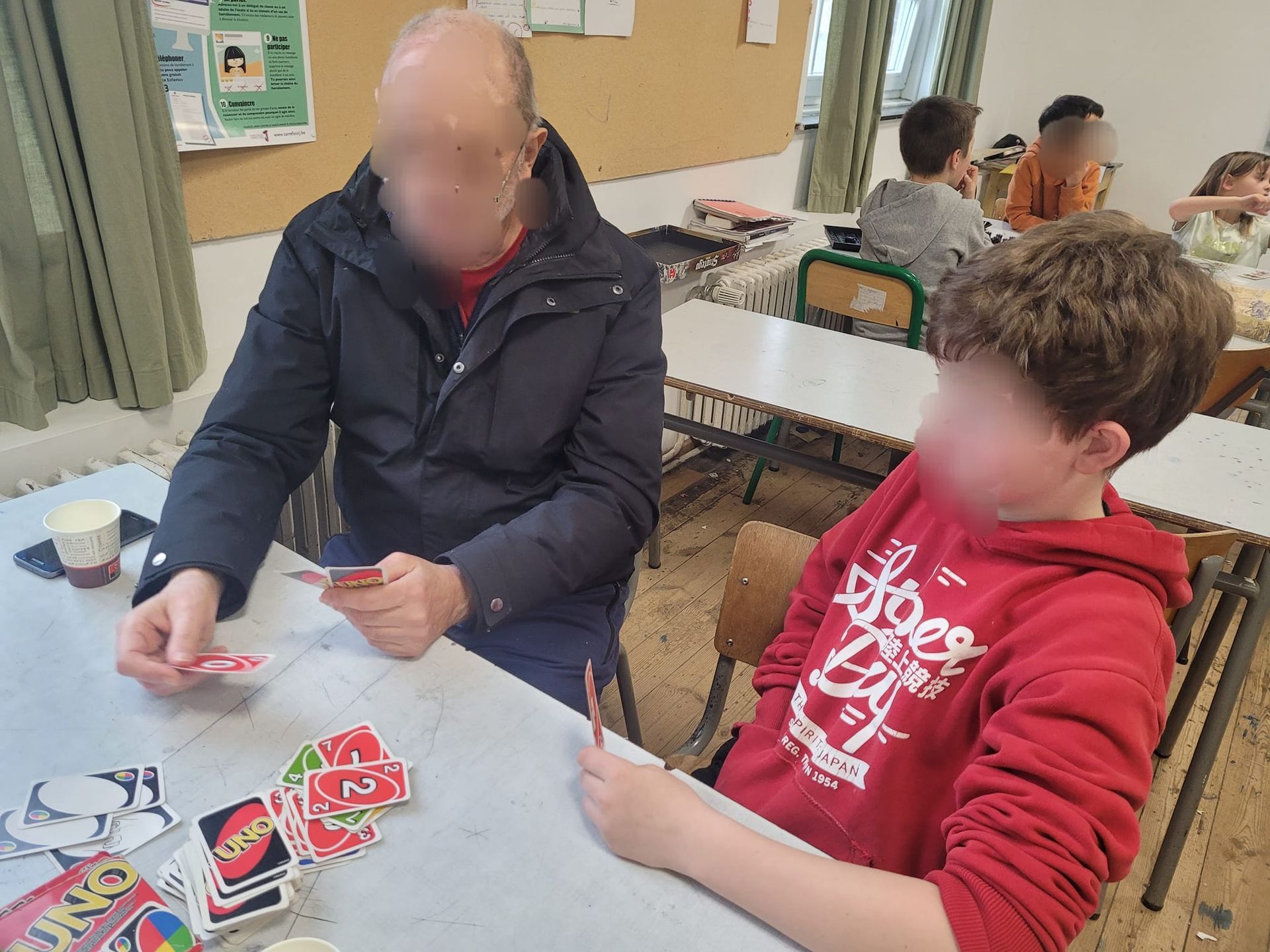 Contact intergénérationnel entre seniors et élève - activité intergénérationnelles dans le brabant wallon - bois de la pierre 