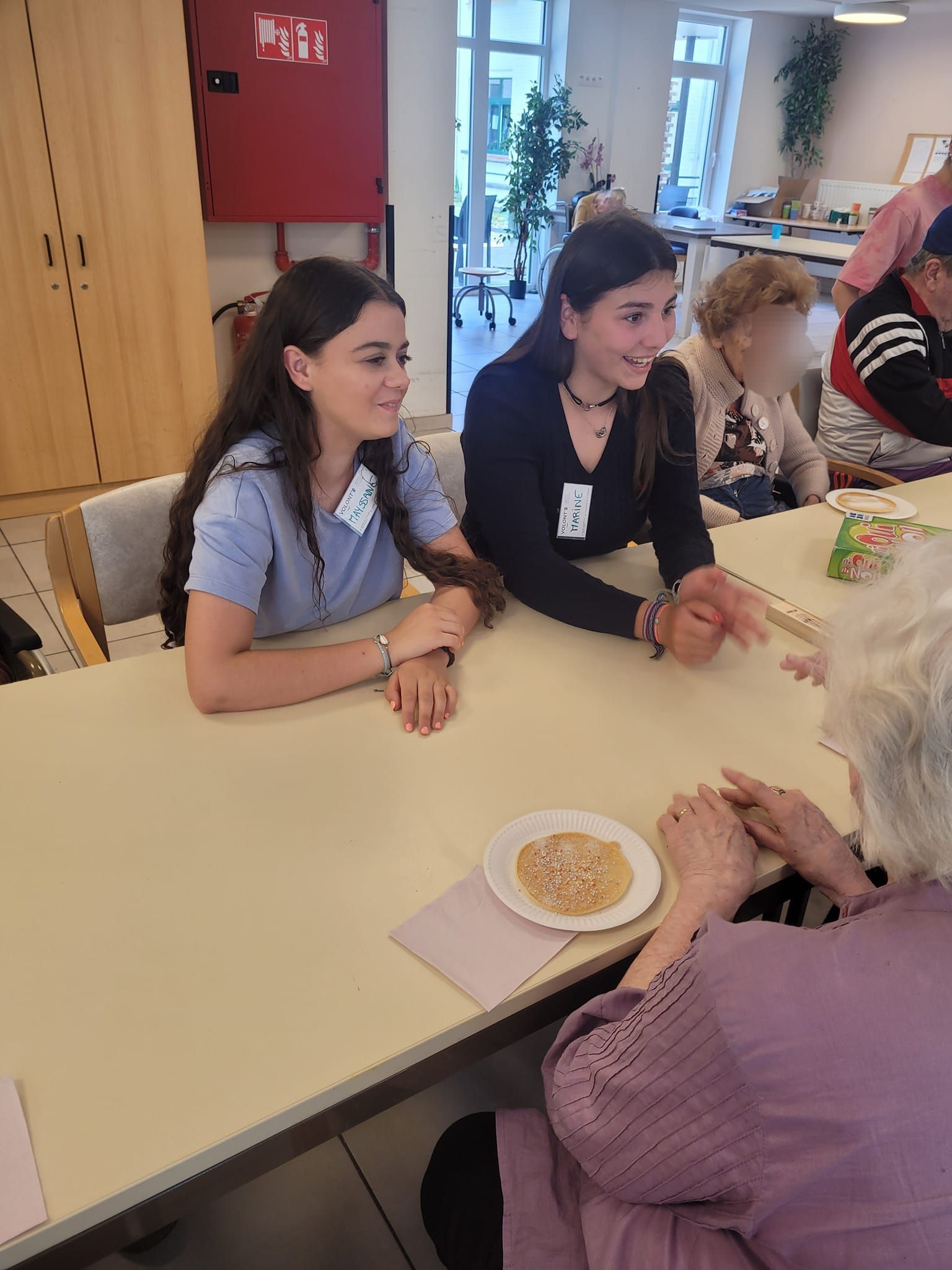 Contact intergénérationnel entre seniors et élève - activité intergénérationnelles dans le brabant wallon - bois de la pierre 