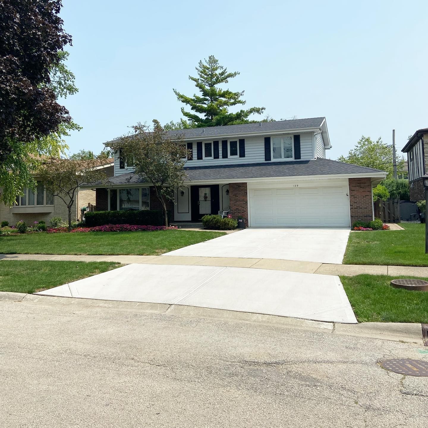 concrete driveway installation— Concrete Addison IL — RJ Concrete