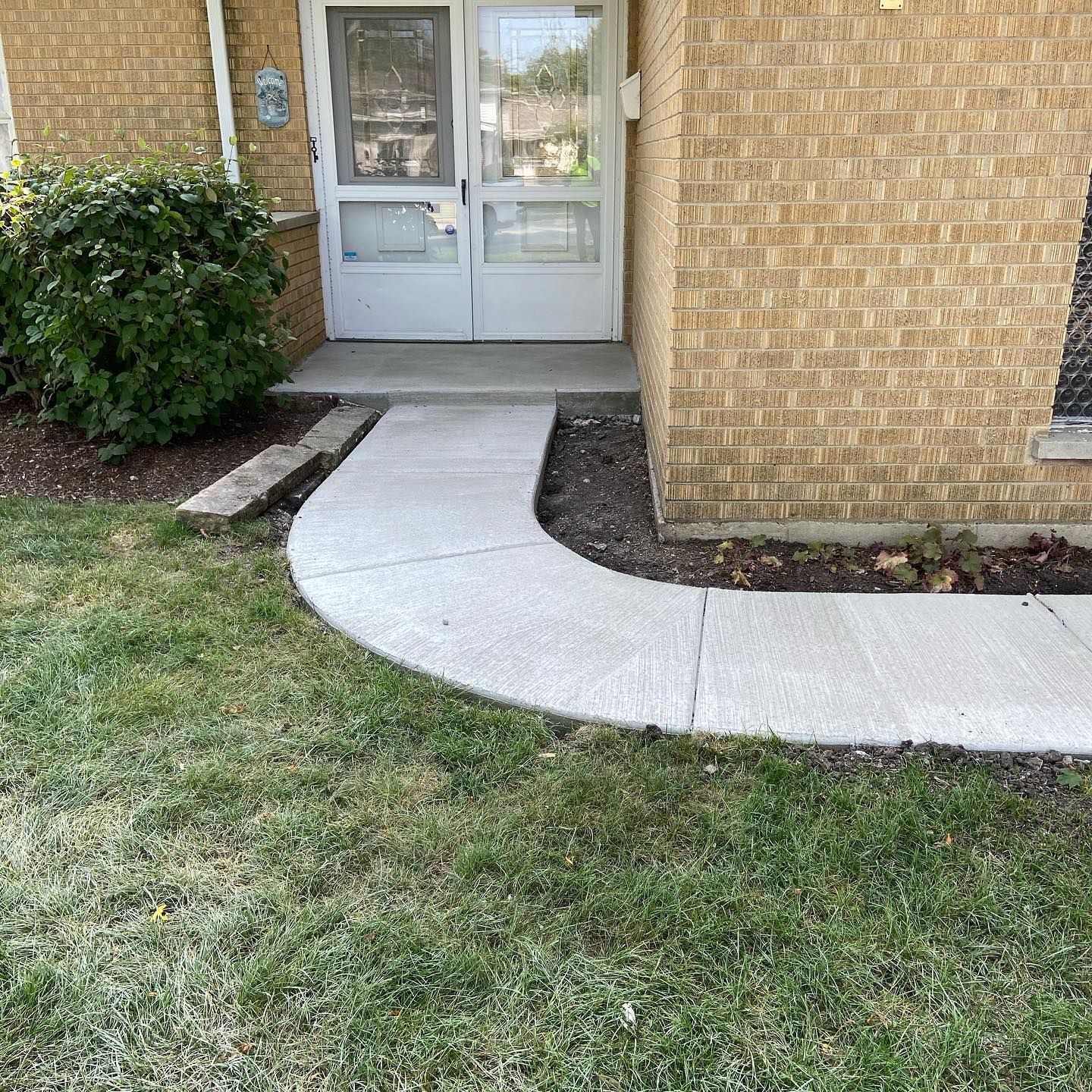 concrete sidewalk— Concrete Addison IL — RJ Concrete