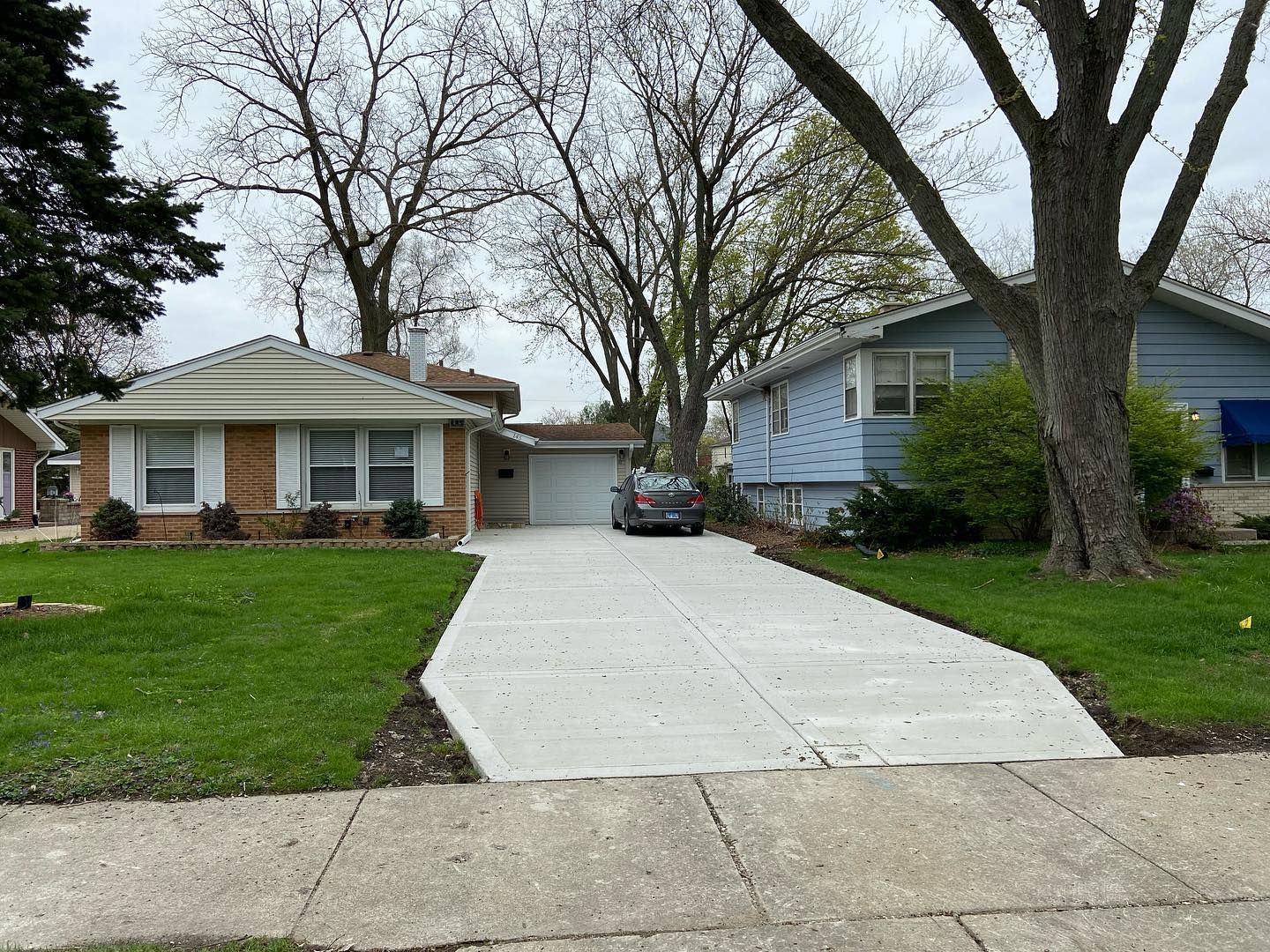 driveway installation— Concrete Addison IL — RJ Concrete