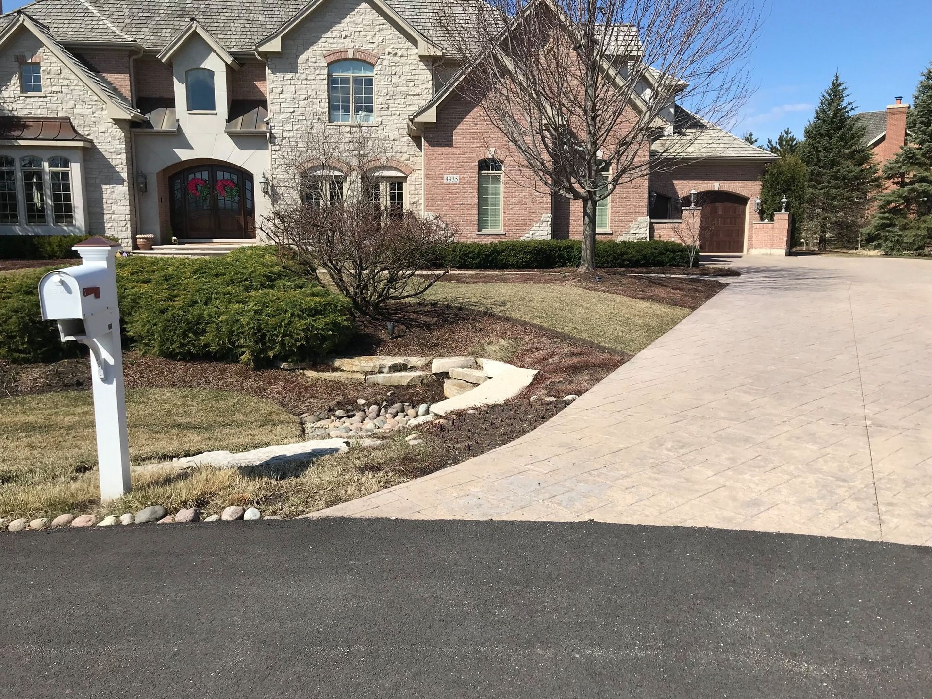 stamped concrete driveway— Concrete Addison IL — RJ Concrete