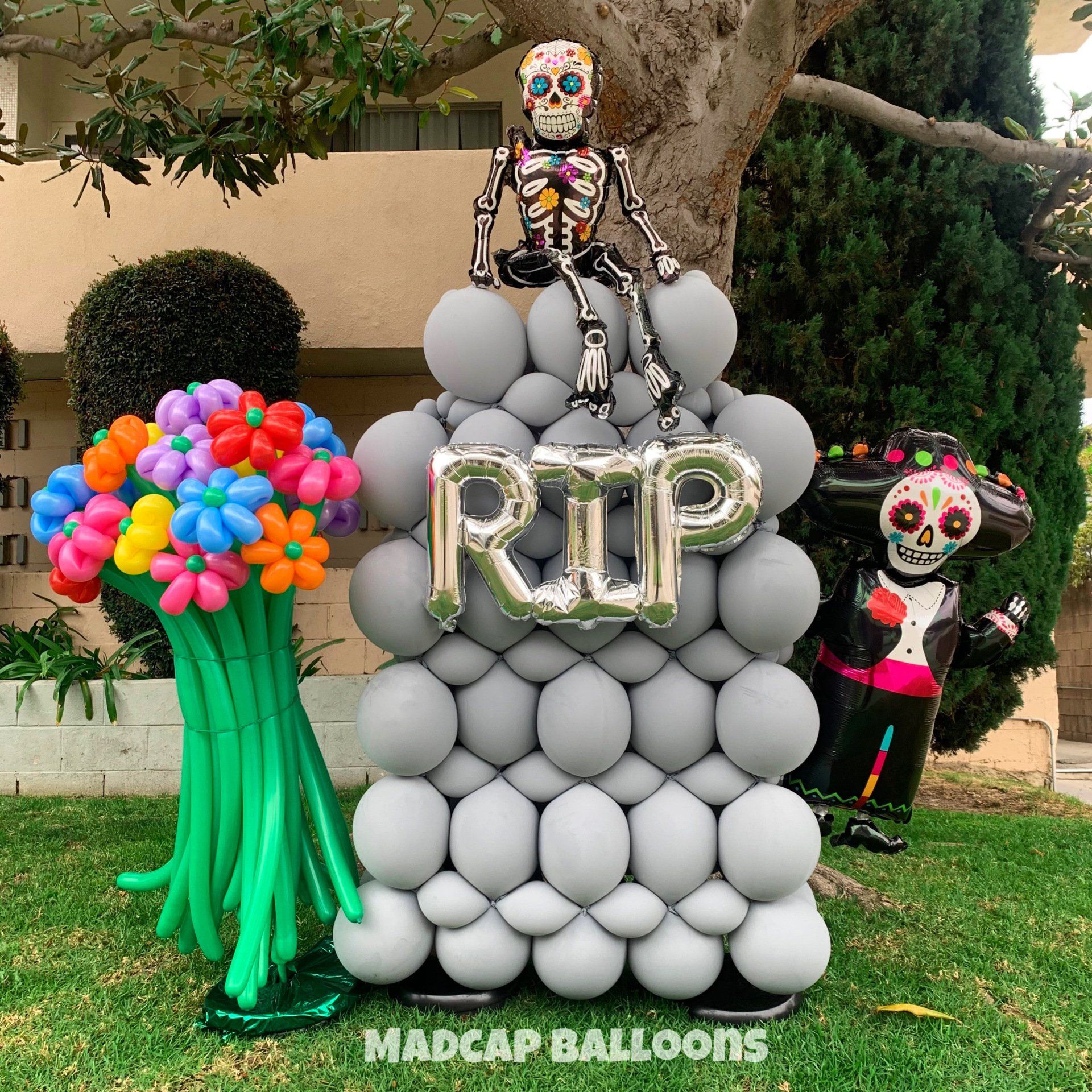 Dia De Los Muertos Balloon Sculpture