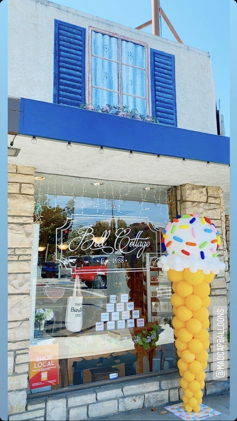 Giant ice cream column balloon sculpture