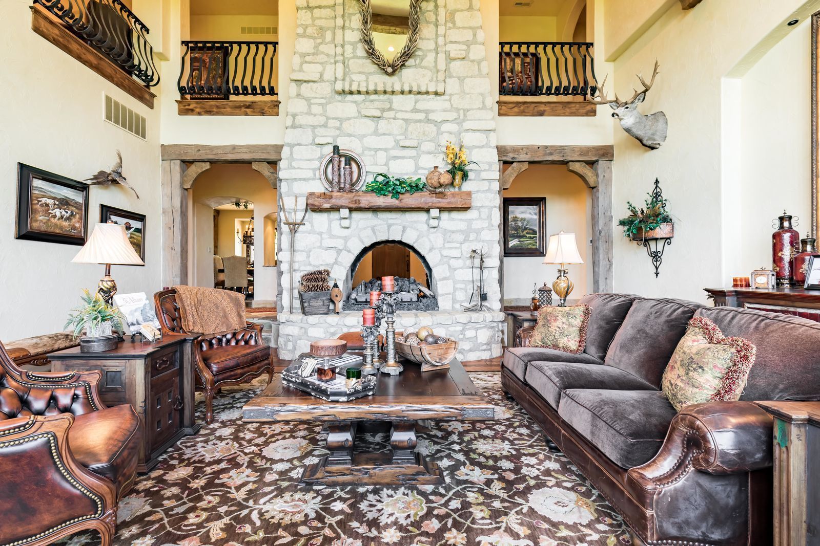 Luxury custom homes in St. Louis and Lake of the Ozarks
