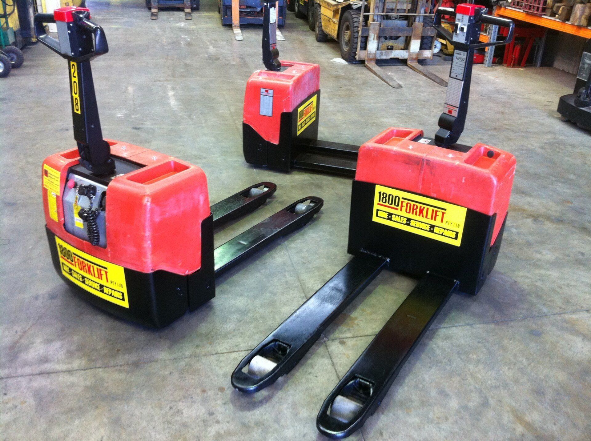 1800 forklift img-22