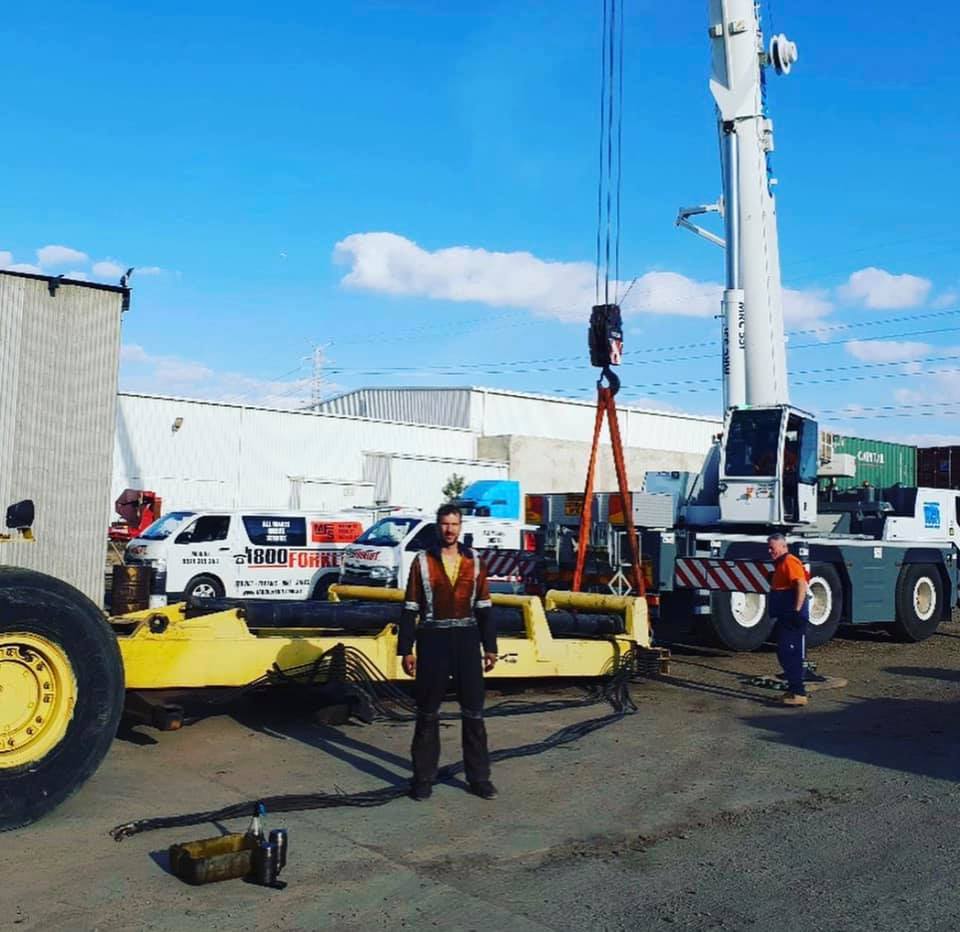 1800 forklift img-19