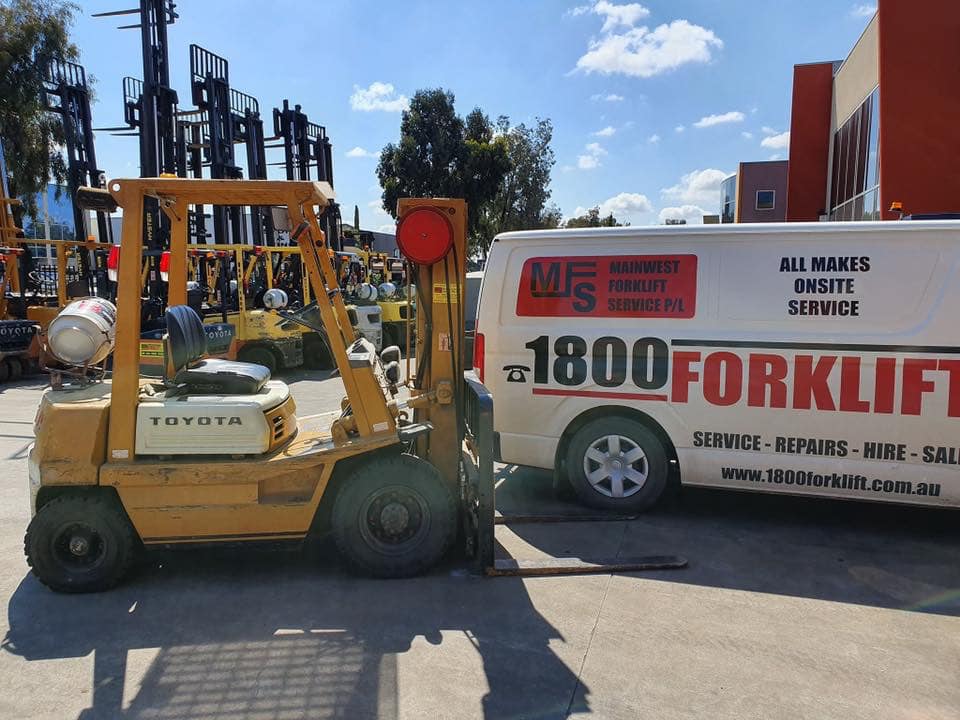 1800 forklift img-17
