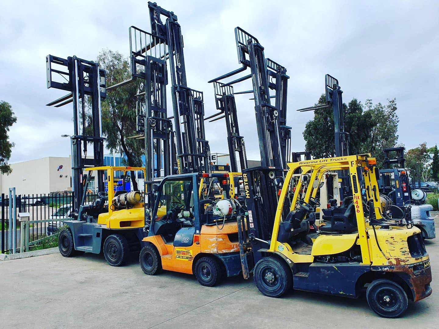 1800 forklift img-29