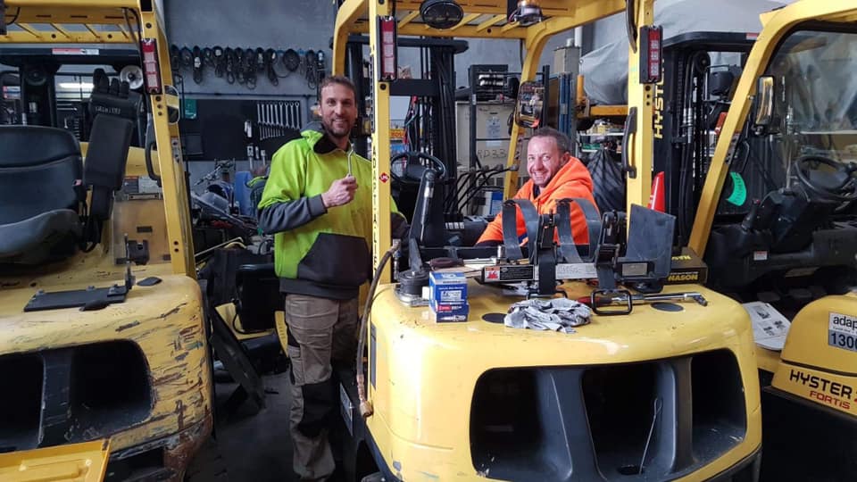 1800 forklift img-11