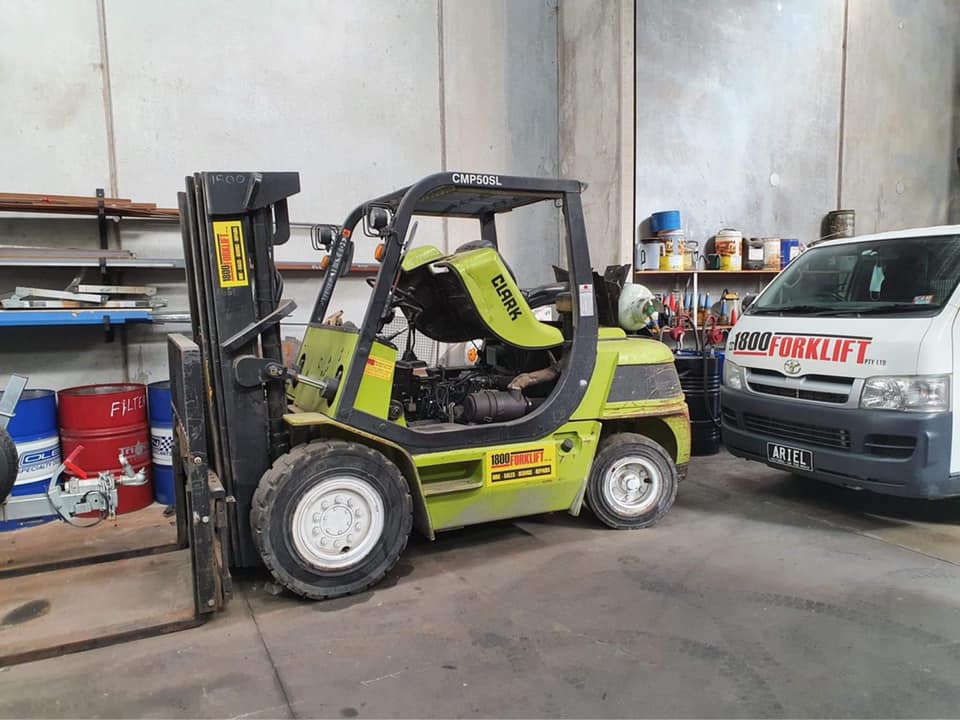 1800 forklift img-10