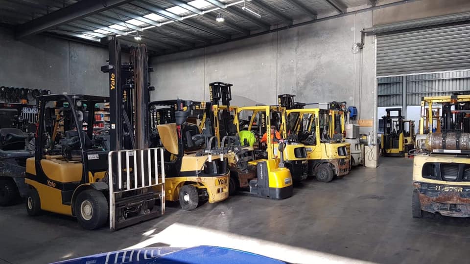 1800 forklift img-9
