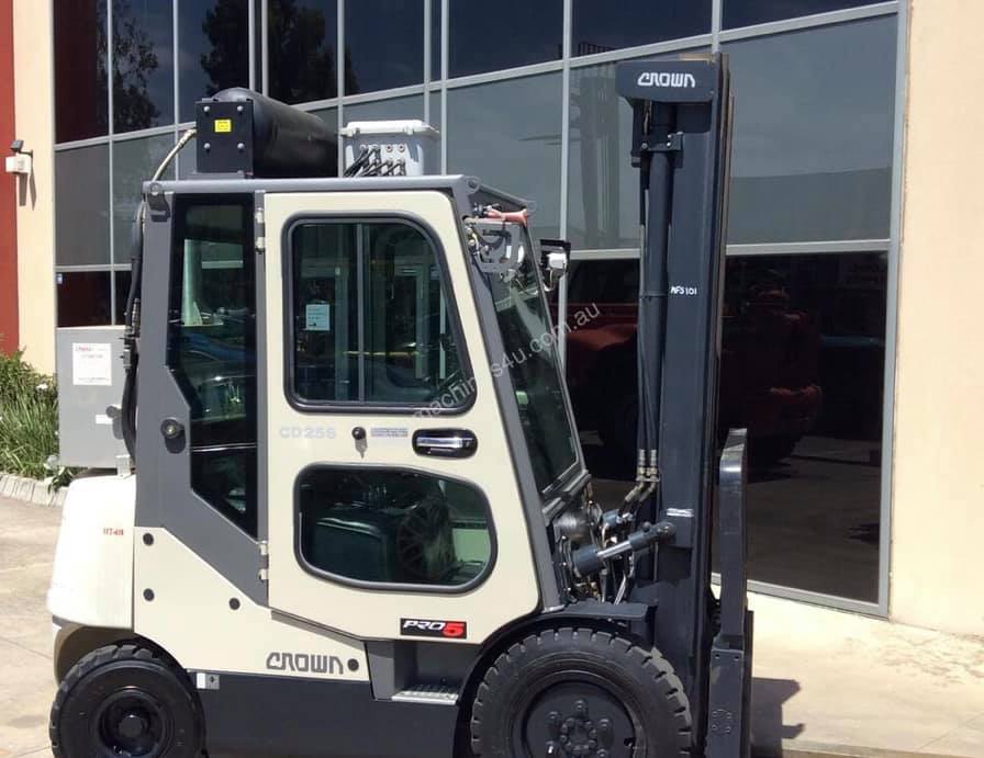 1800 forklift img-6